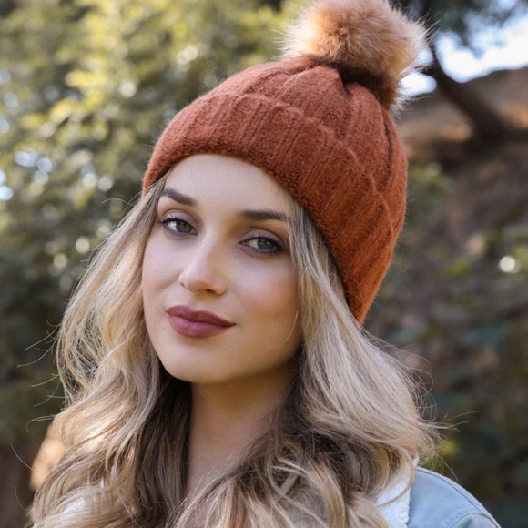 BLACK soft knit ribbed pom pom beanie hat - Picture 3 of 7